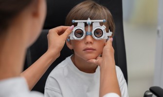 Çocuklarda Astigmat Nedir? Belirtileri, Nedenleri ve Çözüm Yolları