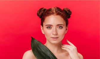 Koyu Renk Gözlüler için Renkli Lens Seçimi Nasıl Yapılır?